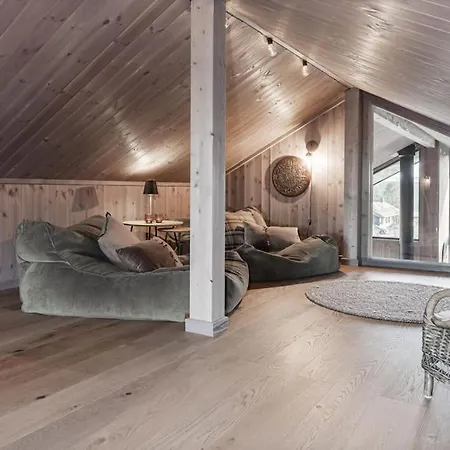 Modern With A Mountain View Nos